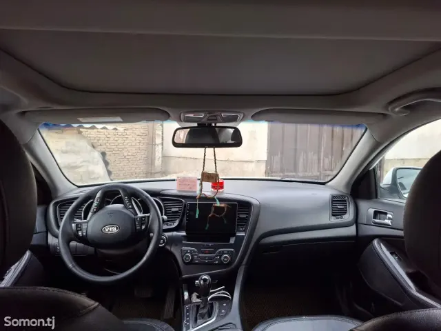 Kia K5 2011 · 2.0 AT