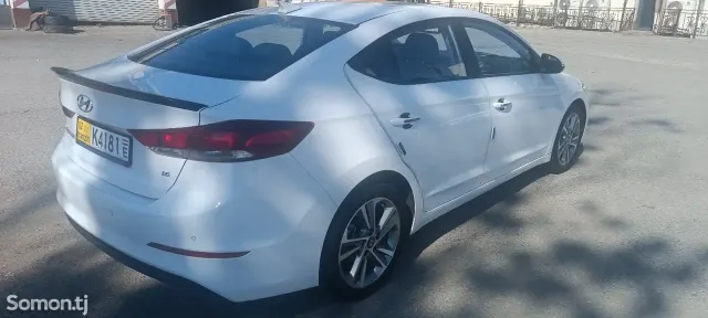 Hyundai Avante 2017 · 1.6 AT