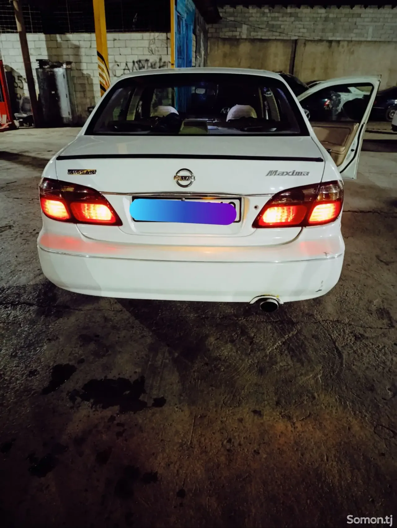Nissan Maxima 2004 · 2.0 MT