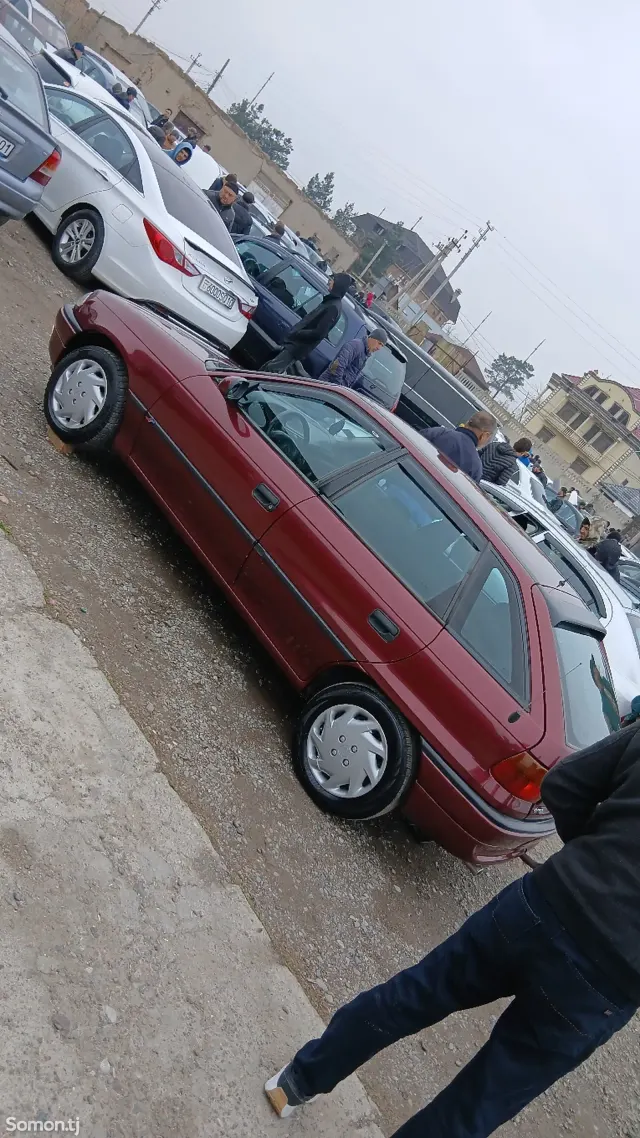 Opel Astra F 1997 · 1.6 MT