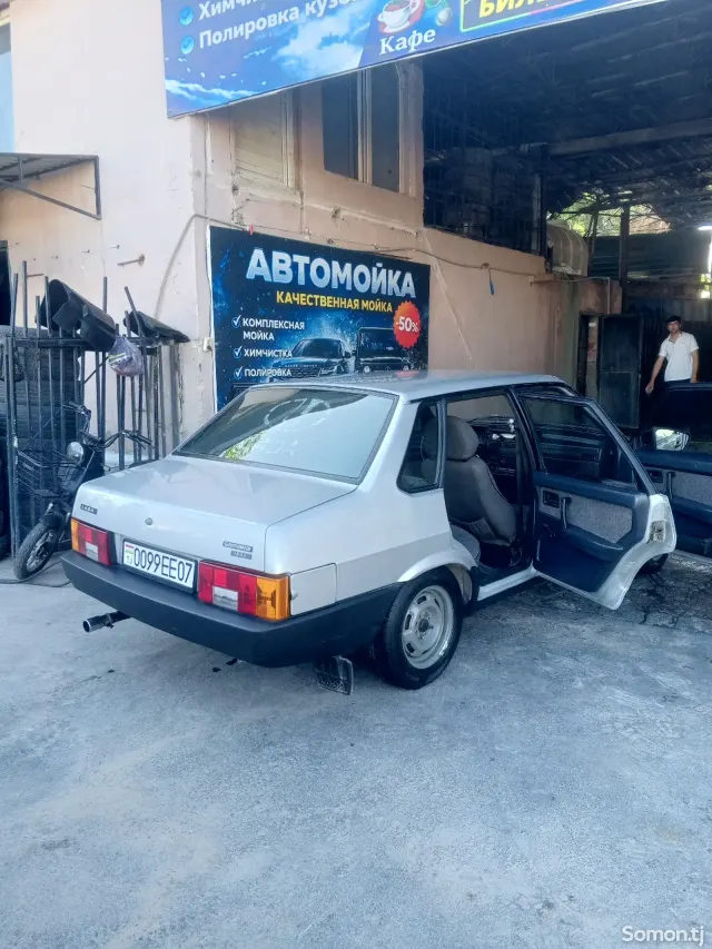 Lada (ВАЗ) 21099 2002 · 1.5 MT