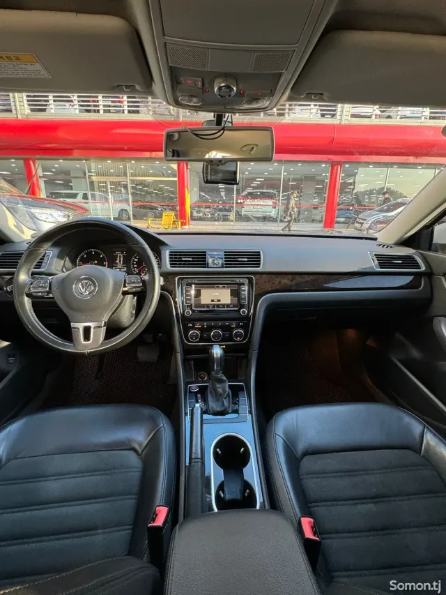 Volkswagen Passat 2014 · 2.0 AT