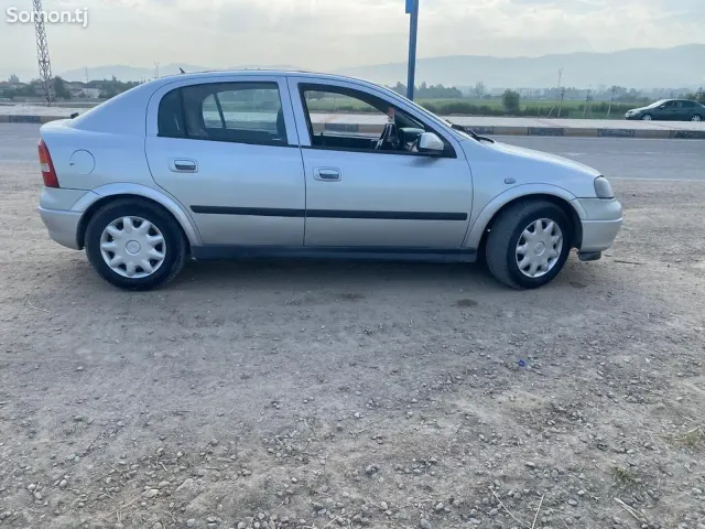 Opel Astra G 1998 · 1.6 MT