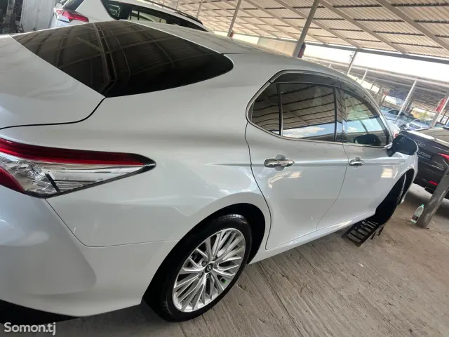 Toyota Camry 2018 · 2.5 AT