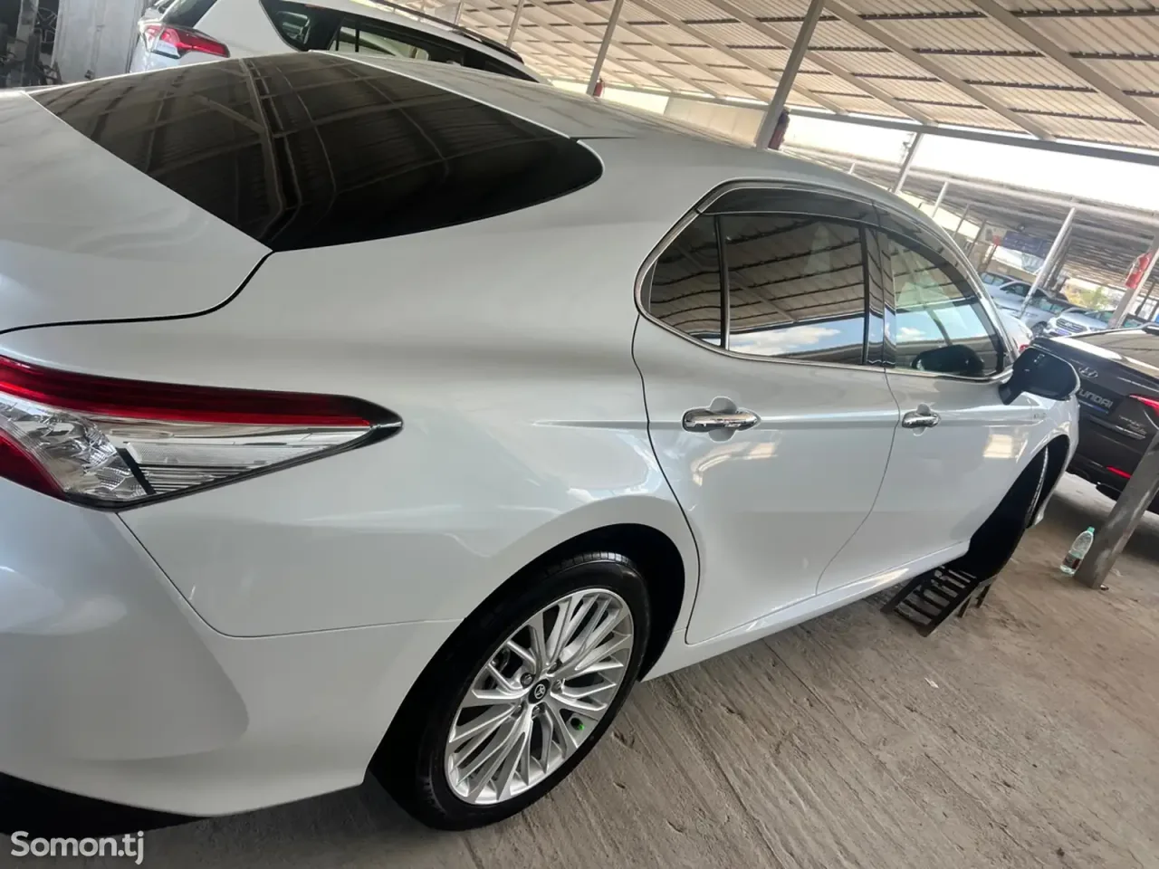 Toyota Camry 2018 · 2.5 AT