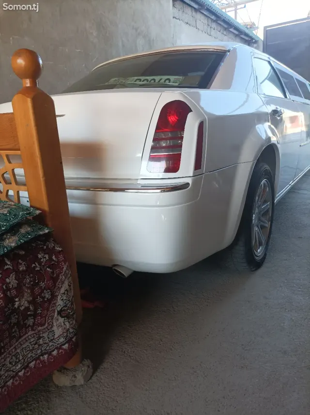 Chrysler 300C 2005 · 5.7 AT