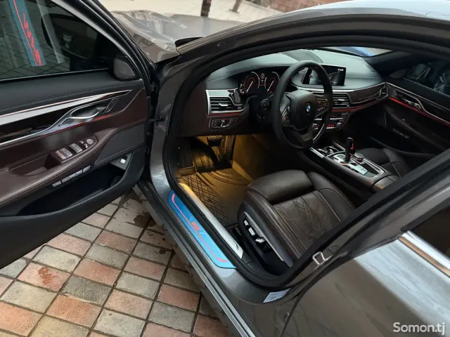 BMW 7 series 2016 · 3.0 AT