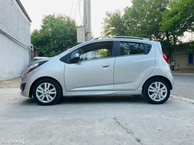 Chevrolet Spark 2014 · 1.1 AT