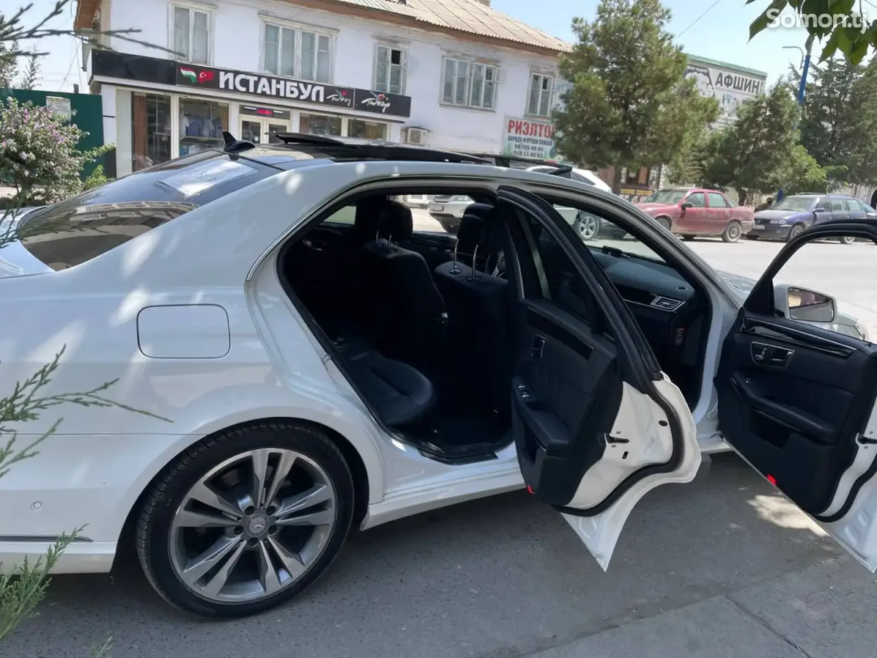 Mercedes-Benz E class 2014 · 3.5 AT