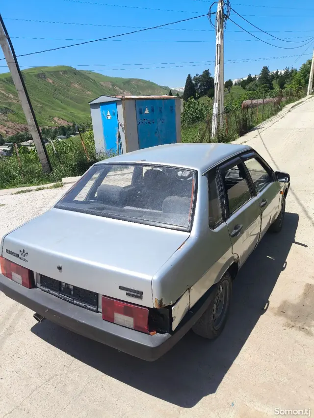 Lada (ВАЗ) 21099 2003 · 1.6 MT