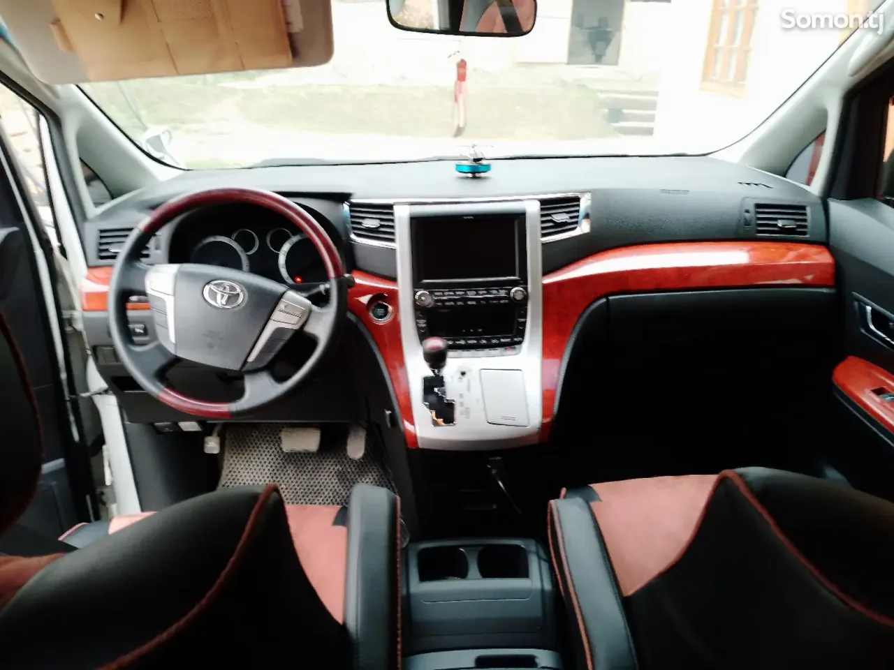 Toyota Vellfire 2014 · 2.4 AT