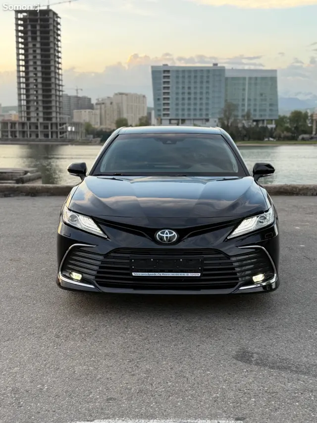 Toyota Camry 2021 · 2.5 AT