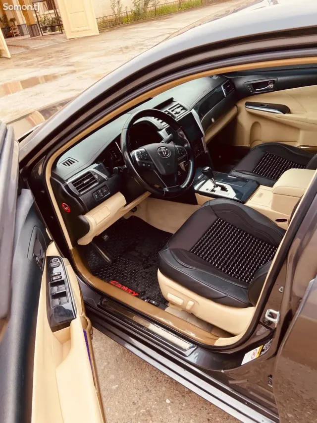Toyota Camry 2016 · 2.5 AT