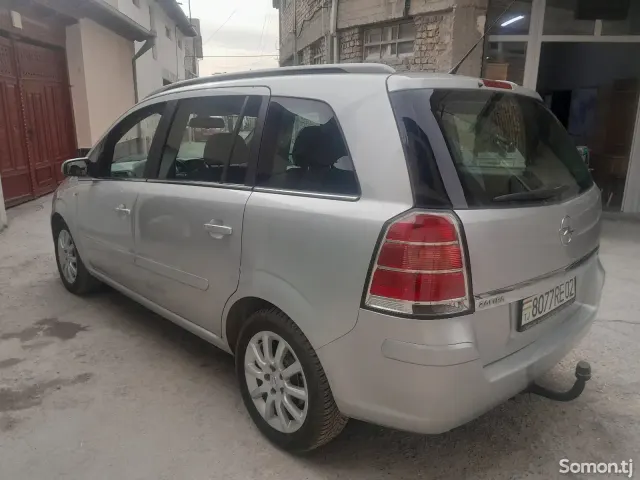 Opel Zafira 2006 · 1.8 MT