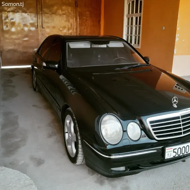Mercedes-Benz E class 2001 · 2.8 AT