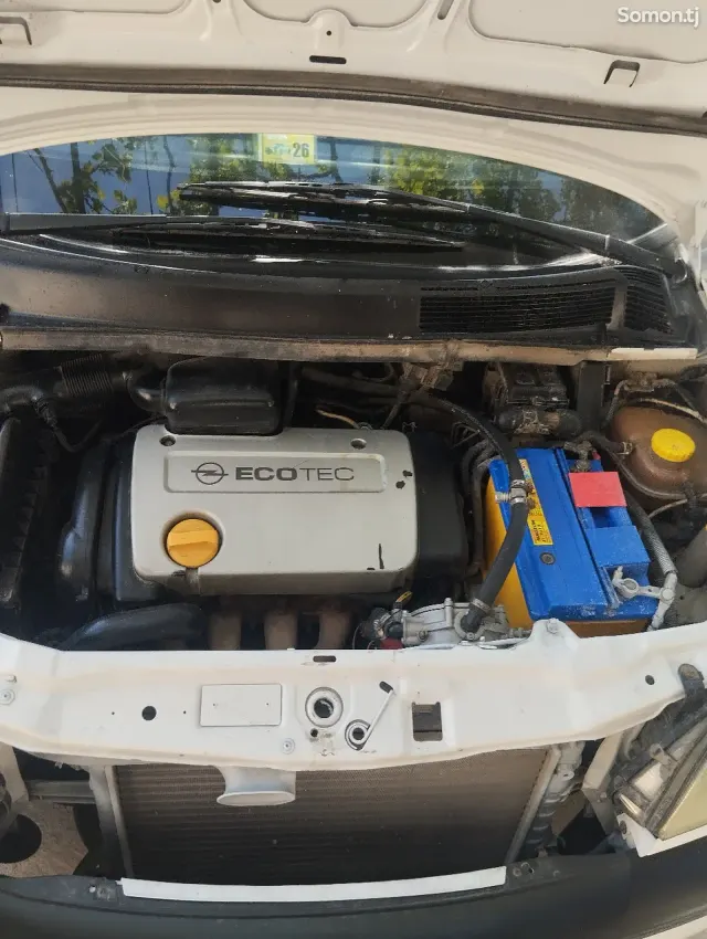 Opel Zafira 2000 · 1.6 MT