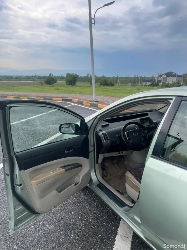 Toyota Prius 2006 · 1.6 AT