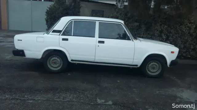 Lada (ВАЗ) 2107 2003 · 1.6 MT