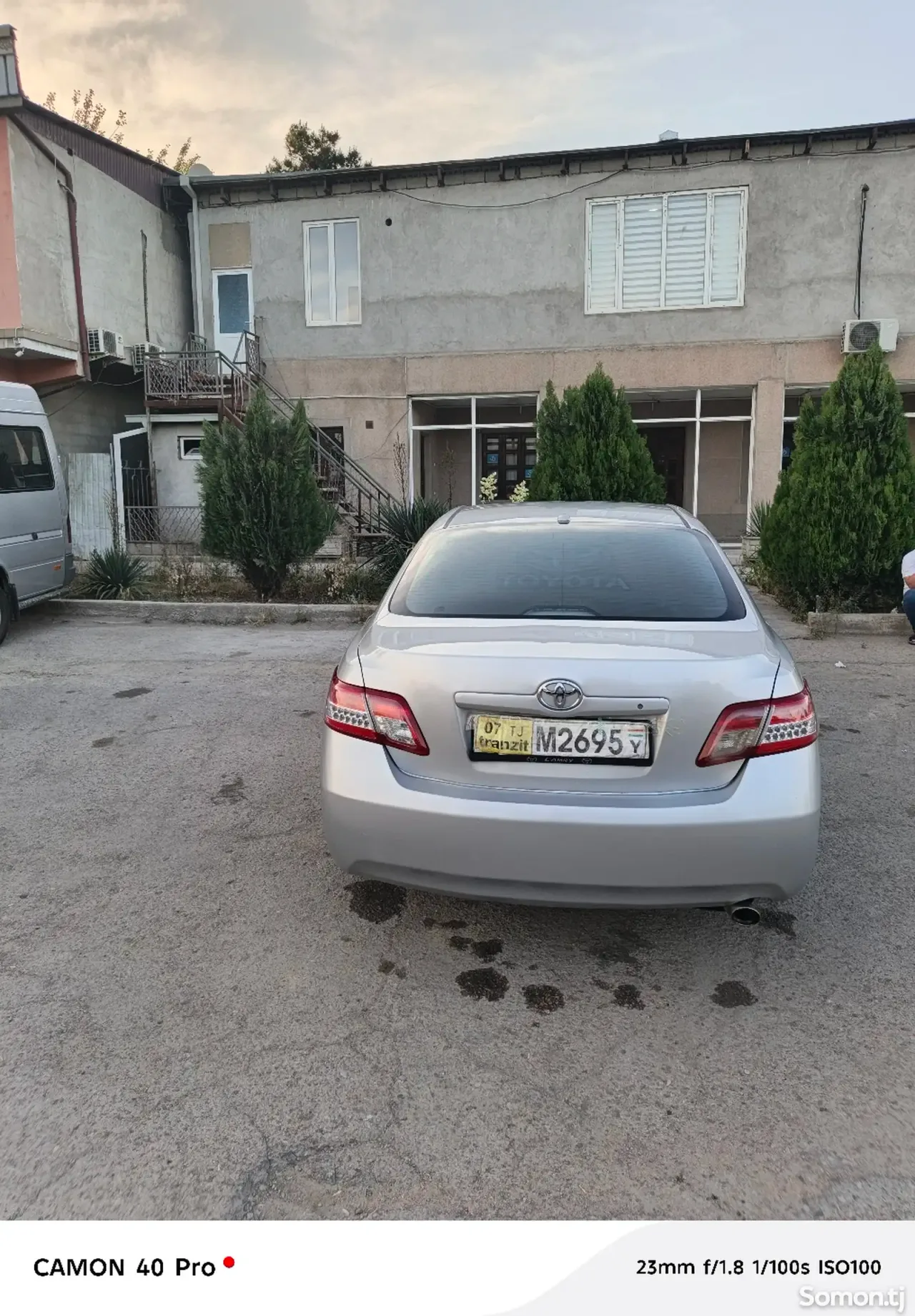 Toyota Camry 2011 · 2.4 AT