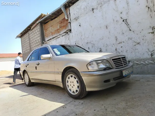 Mercedes-Benz C class 2000 · 1.8 MT