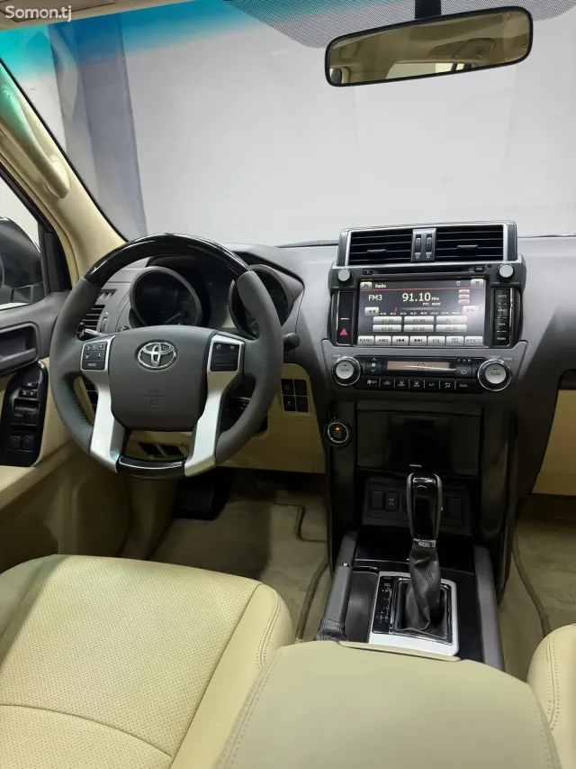 Toyota Land Cruiser Prado 2015 · 4.0 AT