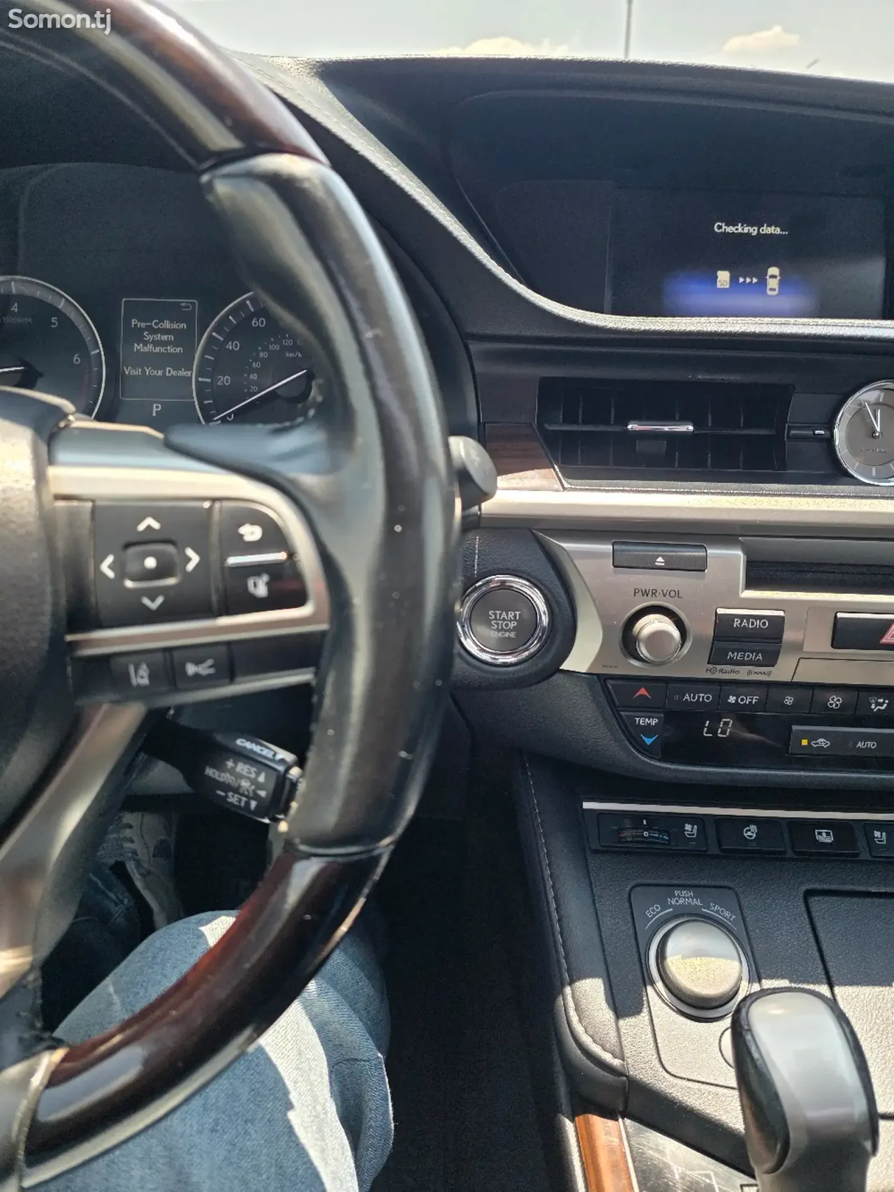 Lexus ES series 2016 · 3.5 AT