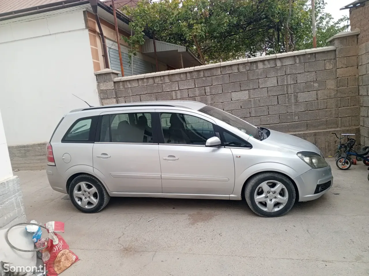 Opel Zafira 2007 · 1.8 MT