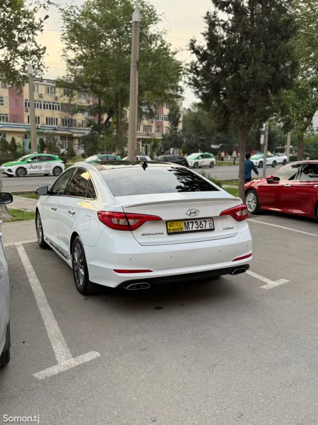Hyundai Sonata 2015 · 2.4 AT