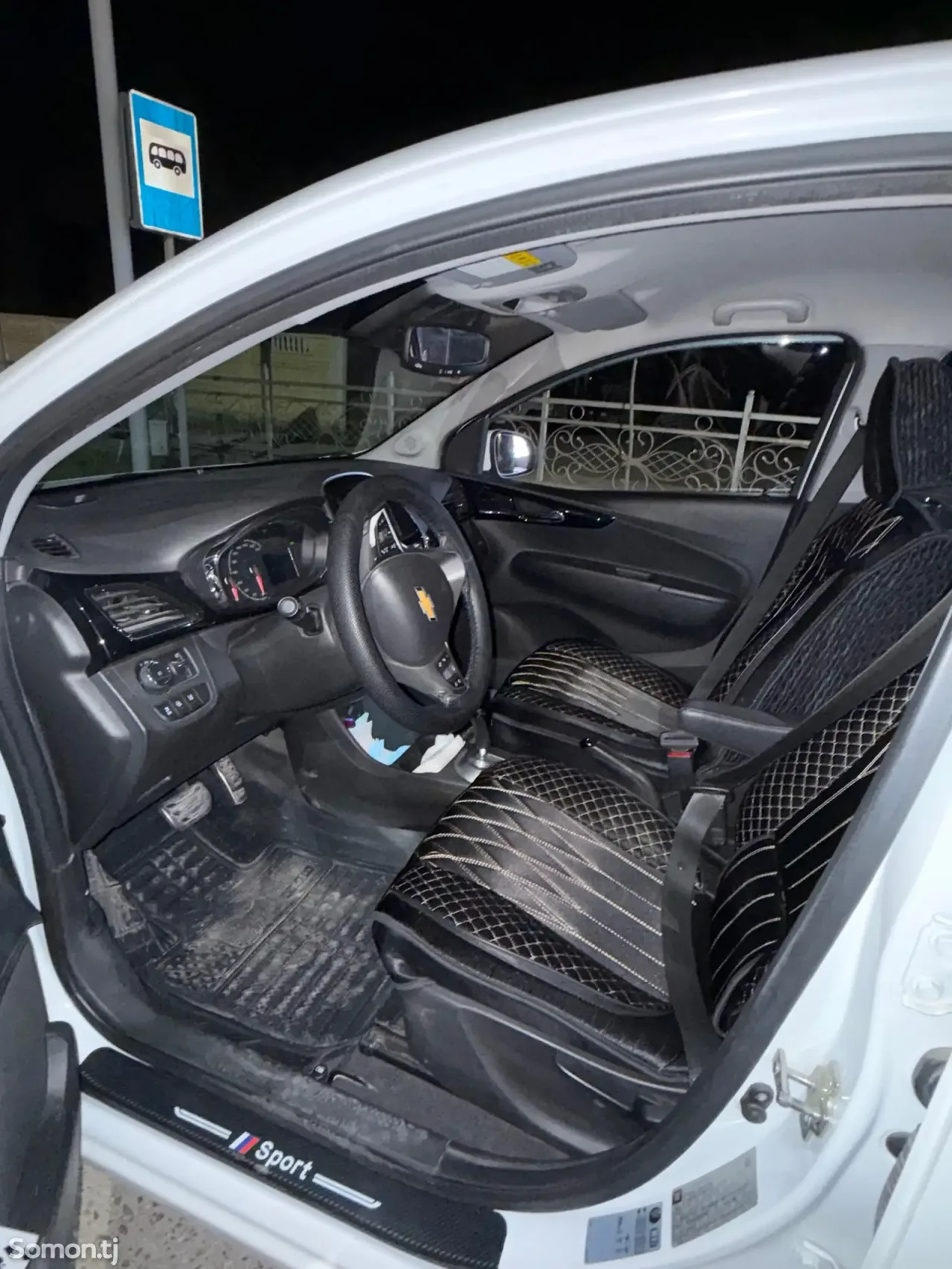 Chevrolet Spark 2016 · 1.1 AT