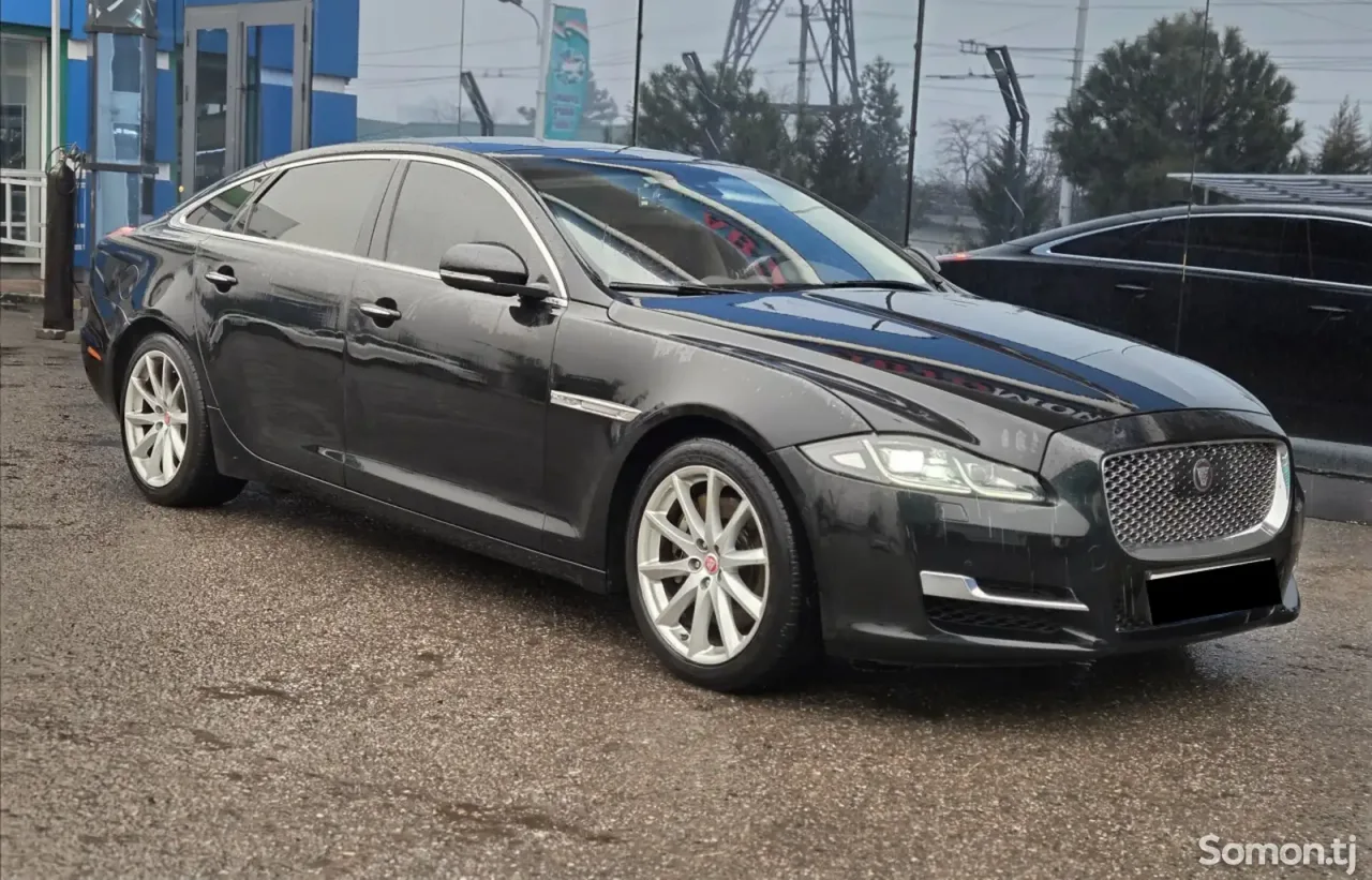 Jaguar Другая модель 2018 · 3.0 AT