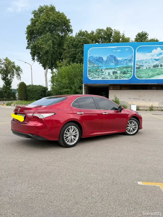 Toyota Camry 2018 · 2.5 AT