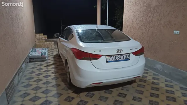 Hyundai Avante 2011 · 1.8 AT
