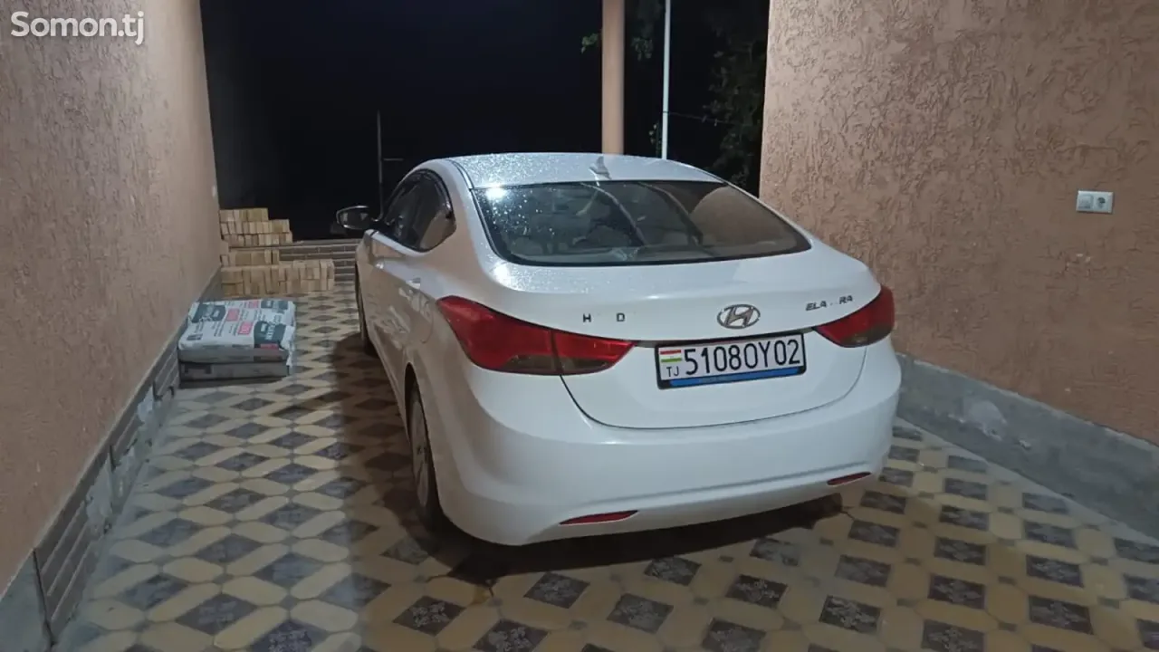 Hyundai Avante 2011 · 1.8 AT