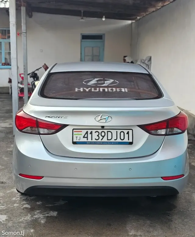 Hyundai Avante 2015 · 1.6 AT