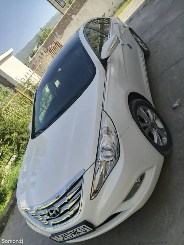 Hyundai Sonata 2012 · 2.0 AT