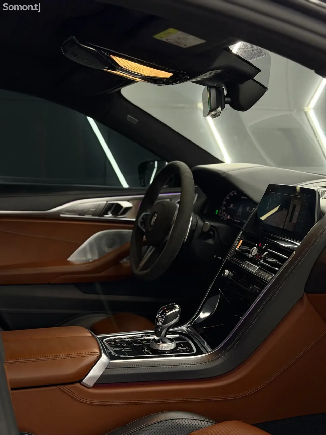 BMW M8 2023 · 4.4 AT