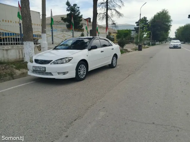 Toyota Camry 2003 · 2.4 AT