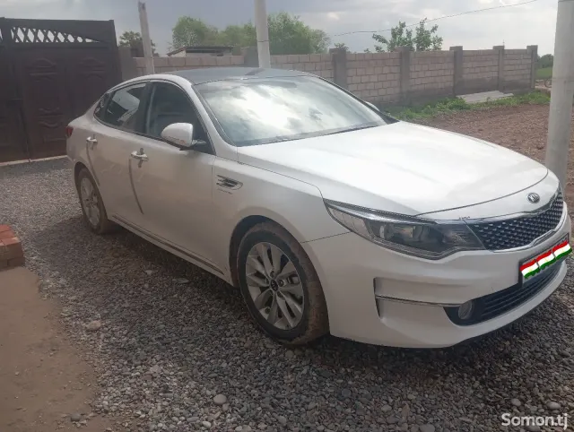 Kia K5 2016 · 2.0 AT