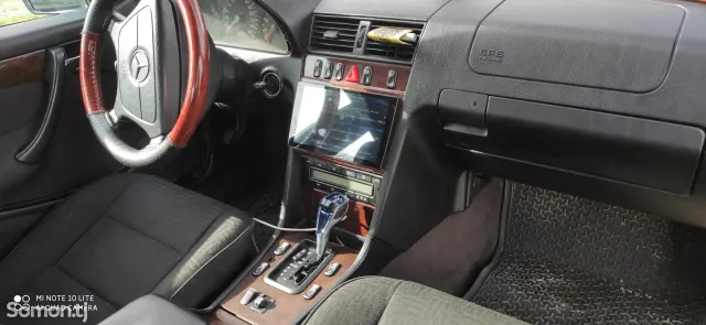 Mercedes-Benz C class 1999 · 2.4 AT