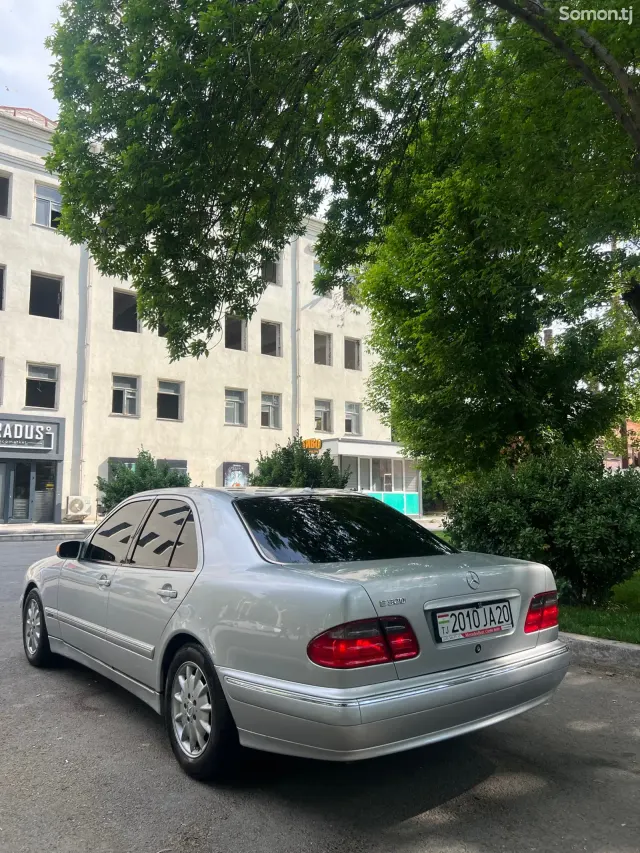 Mercedes-Benz E class 2000 · 2.0 AT