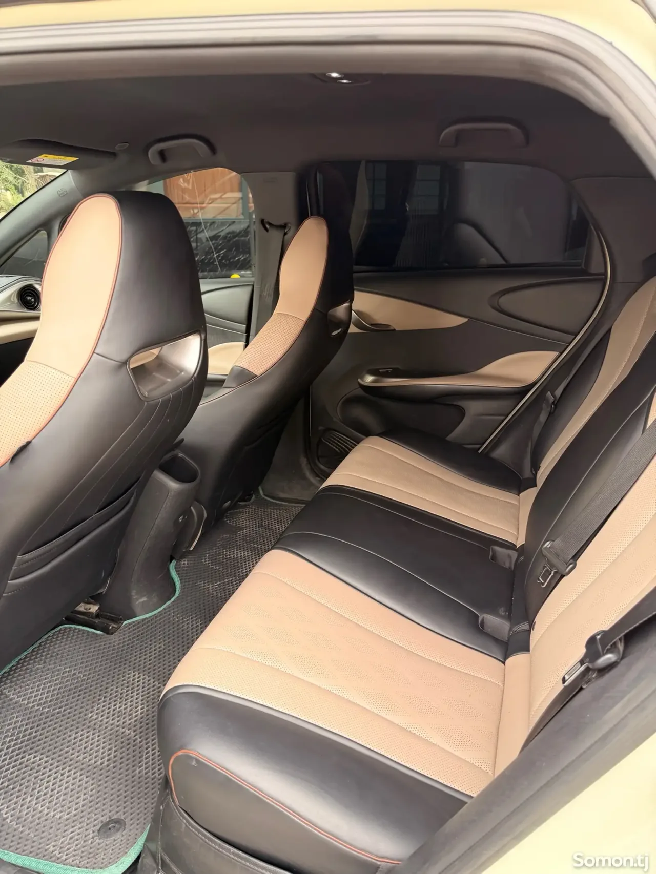 BYD Dolphin 2023 · AT