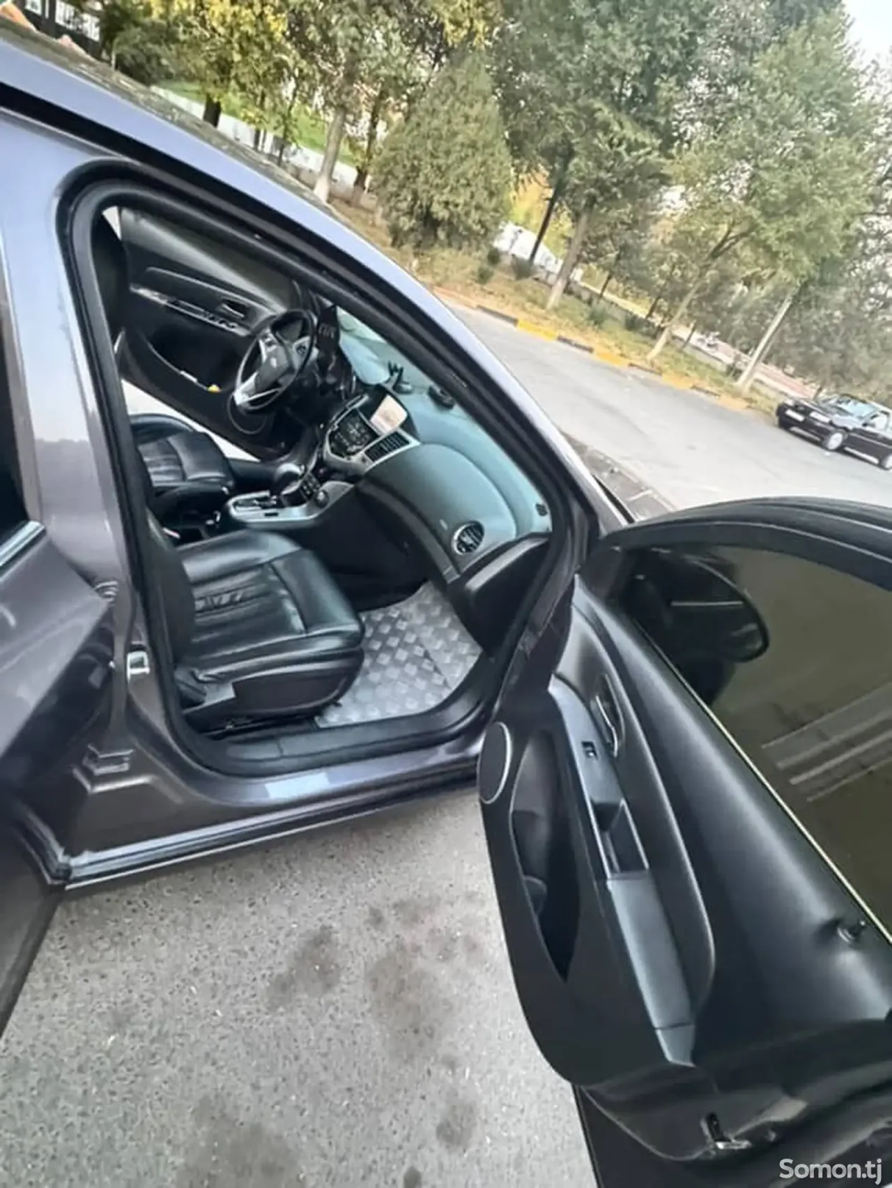 Chevrolet Cruze 2011 · 1.8 AT