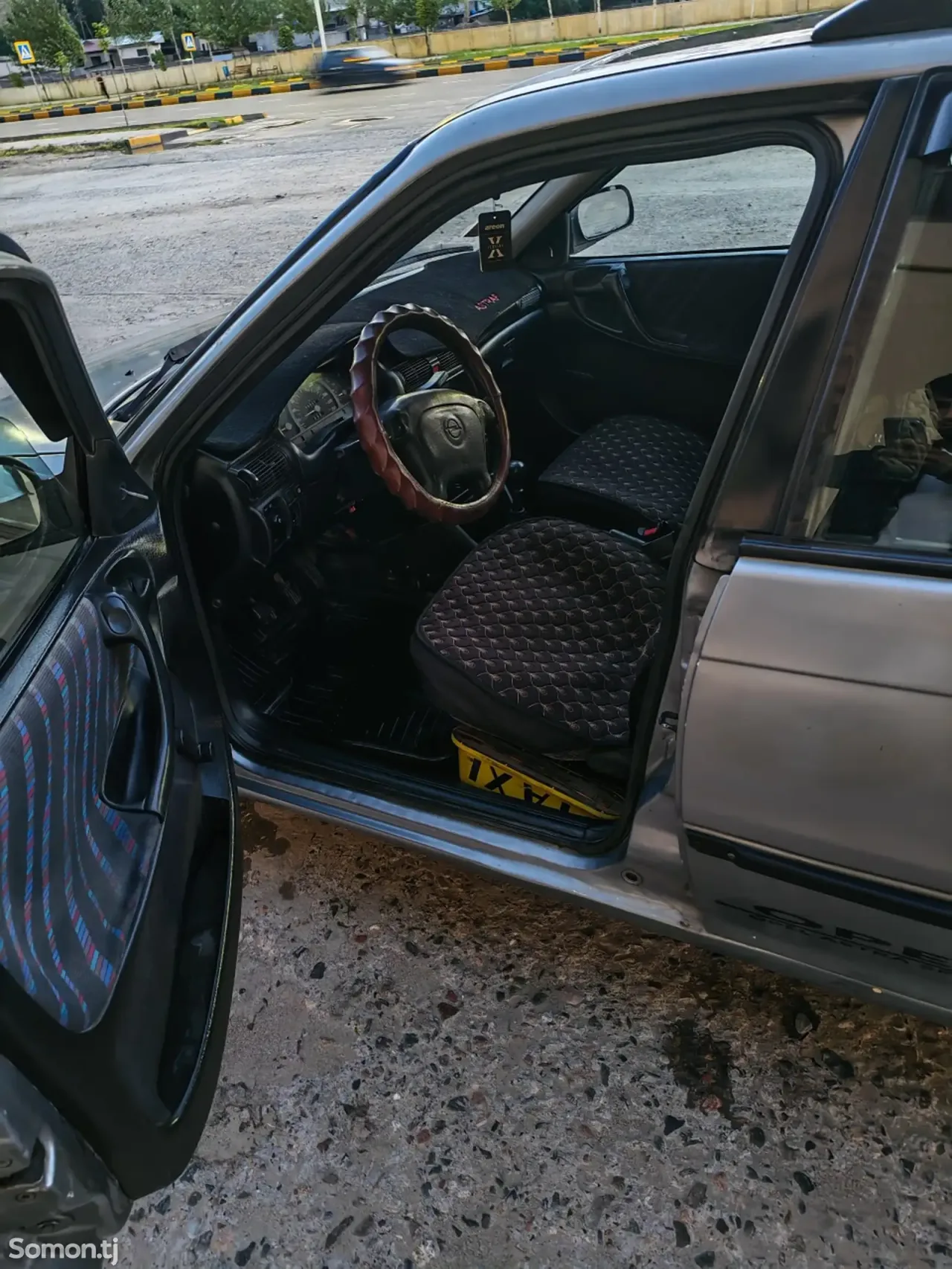 Opel Astra F 1995 · 1.6 MT