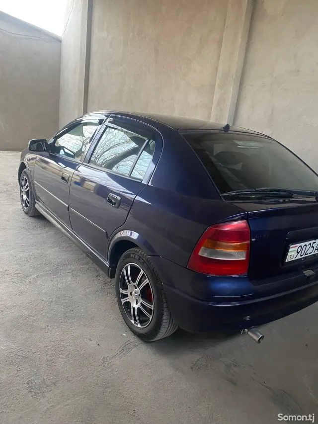 Opel Astra G 2000 · 1.6 MT