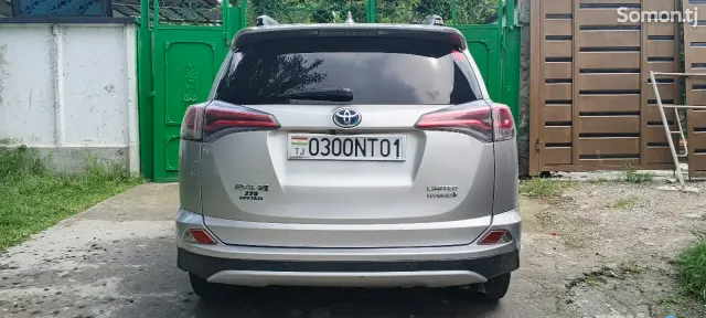 Toyota RAV 4 2017 · 2.4 AT
