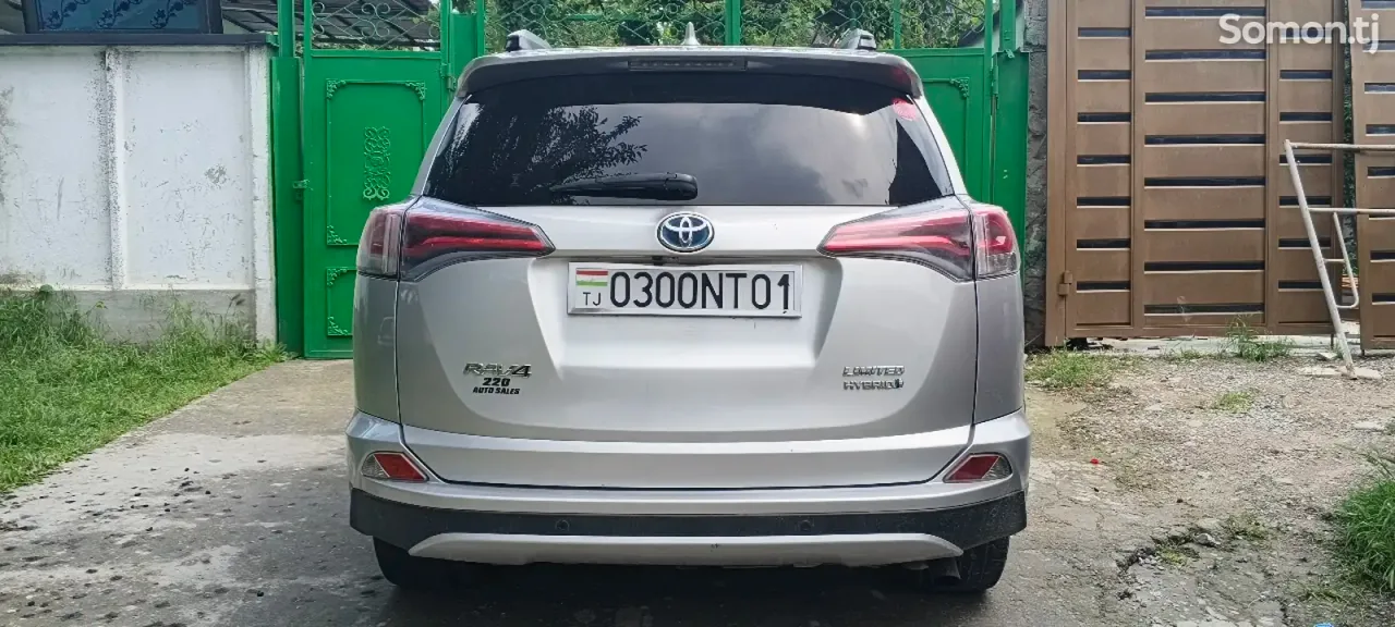 Toyota RAV 4 2017 · 2.4 AT
