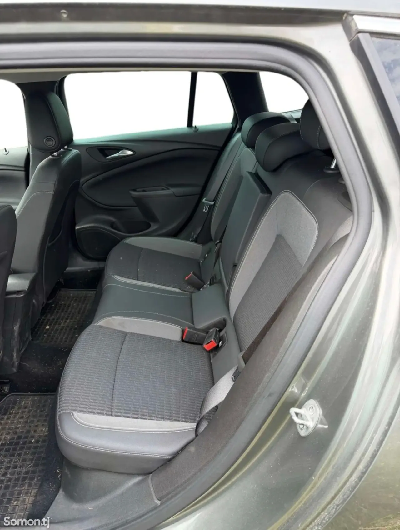 Opel Astra K 2020 · 1.2 MT