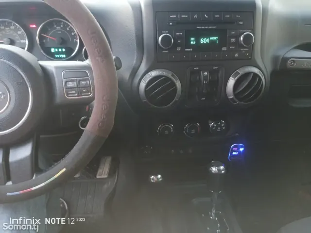 Jeep Wrangler 2014 · 3.6 AT