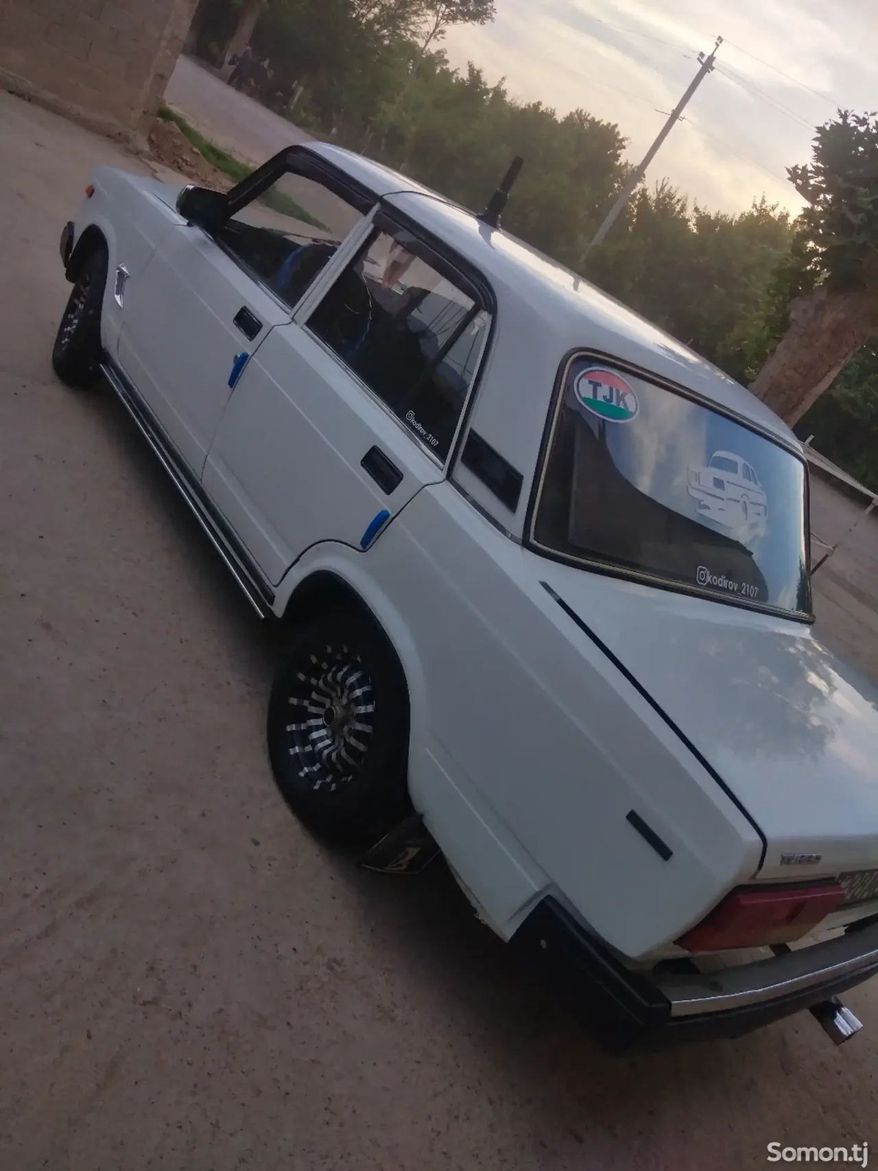 Lada (ВАЗ) 2107 2003 · 1.6 MT