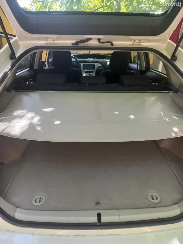 Toyota Prius 2014 · 1.8 AT